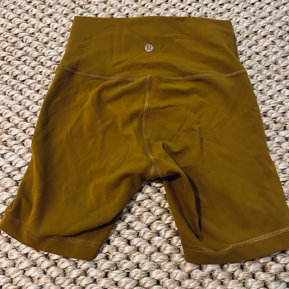 Wunder Train High-Rise Short 6” - size 4- Gold Spice